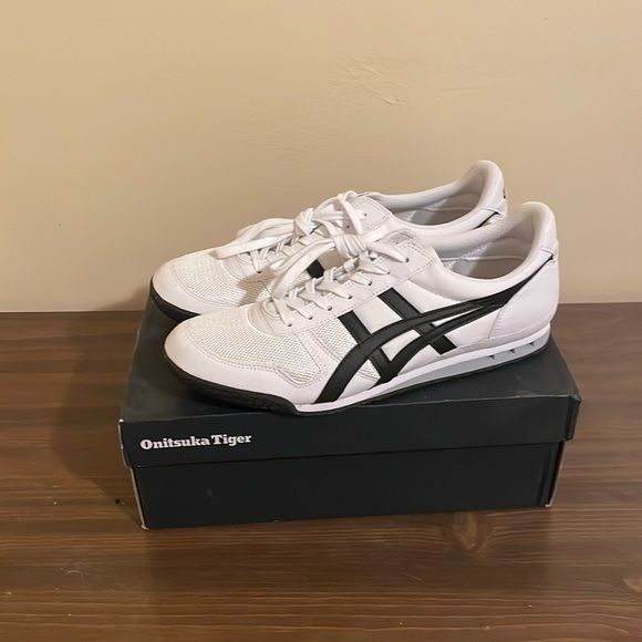 onitsuka tiger ultimate 81 whiteblack